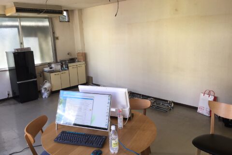 今日から事務所の内装工事です